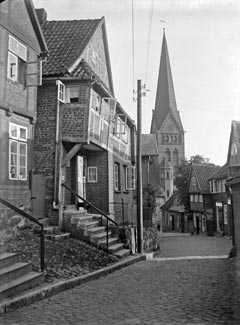 Lauenburg, Kirchturm vom Hohlen Weg gesehen